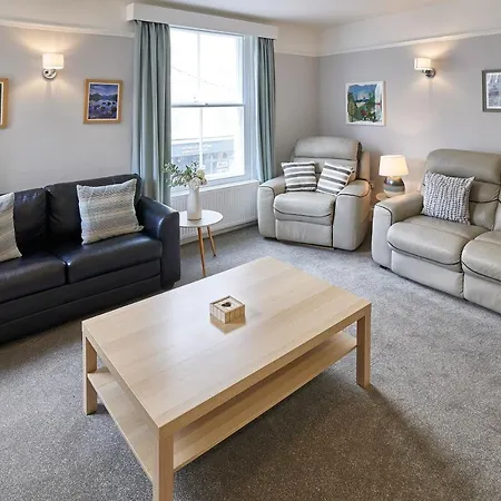 Host & - The Glaisdale At Brunswick *