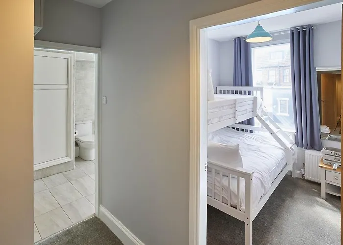 Host & - The Glaisdale At Brunswick